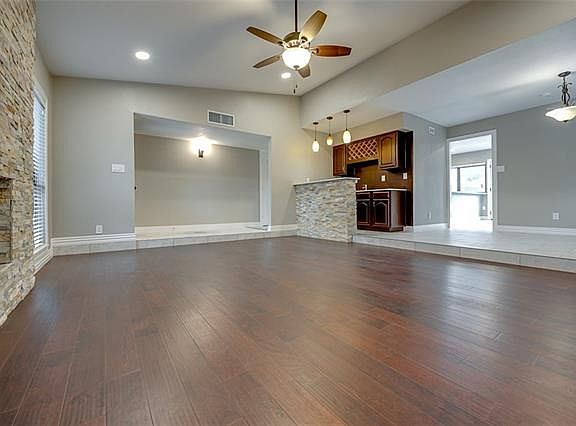 5th image of 552 Havencrest Ln