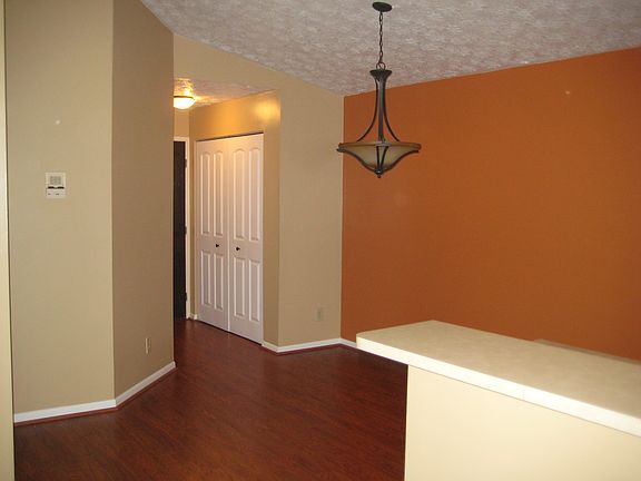 Entrance/Dining area