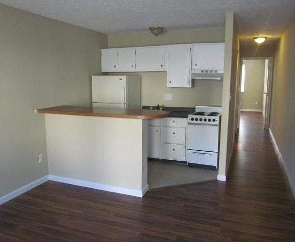 2nd image of 621 De Votie Ave APT 5