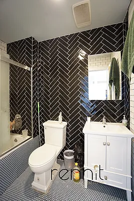Rented by Rennit Inc. | media 21