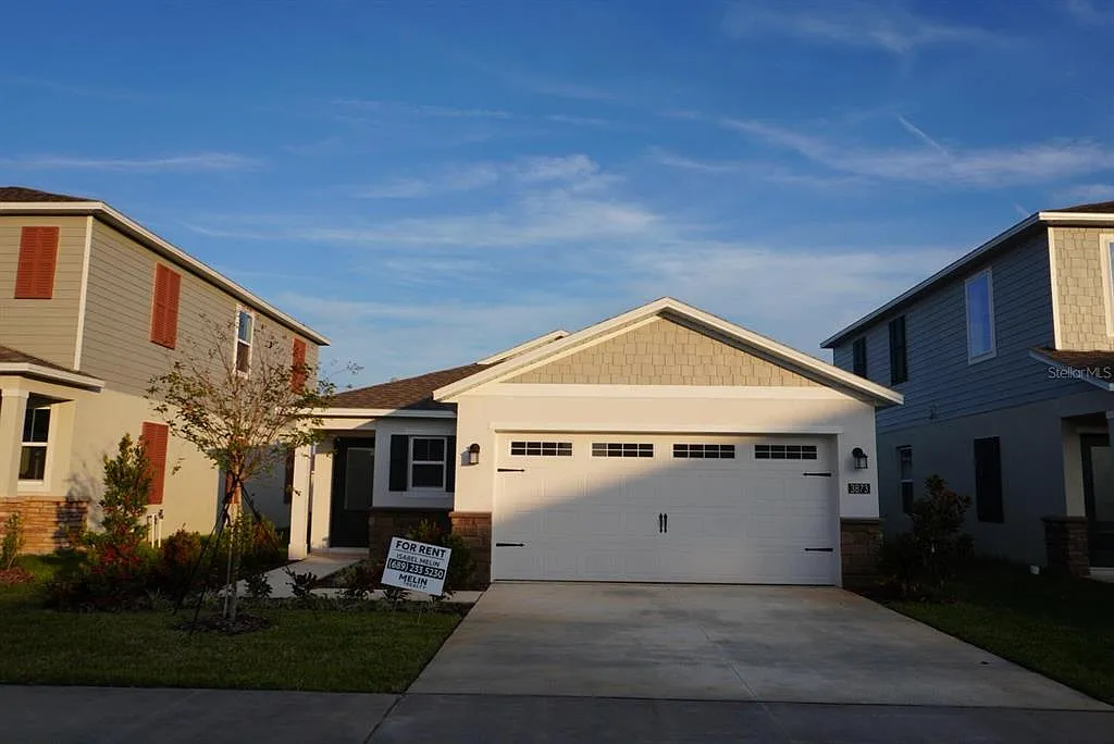 3 bed, 2.0 bath, 1878 sqft, $2,125 — Photo 1