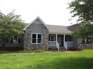 4026 Holly Springs Dr, Newton, NC 28658