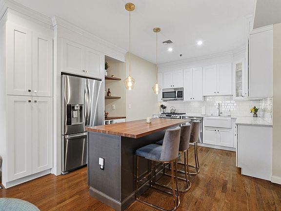 3rd image of 212 Madison St APT 3C
