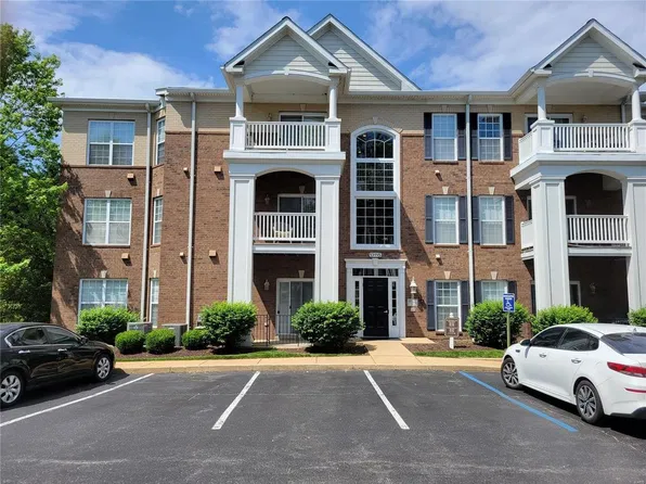 13115 Mill Crossing Ct APT 303, Saint Louis, MO 63141