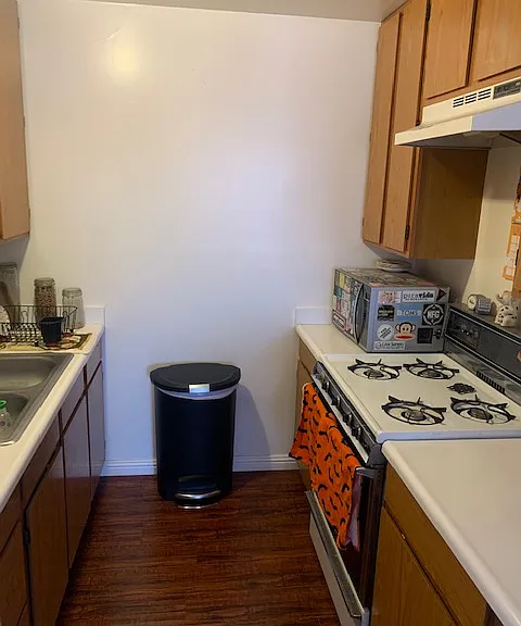 2642 1/2 S Corning St — Photo 8