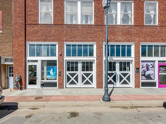 2nd image of 317 S Main St APT 4
