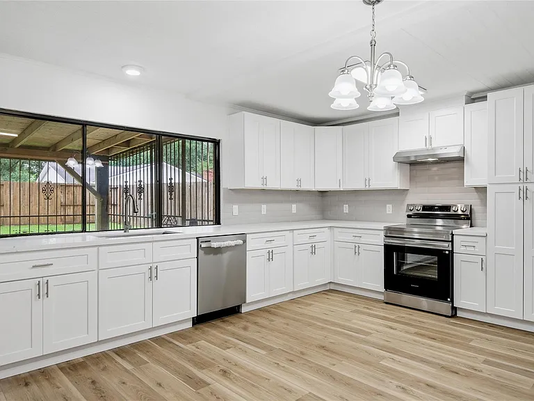2126 Quail Valley East Dr — Photo 24