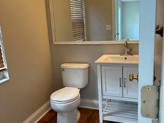 4th image of 9051 Crimson Oak Dr