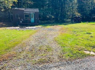 114 Riverside Dr, Greentown, PA 18426