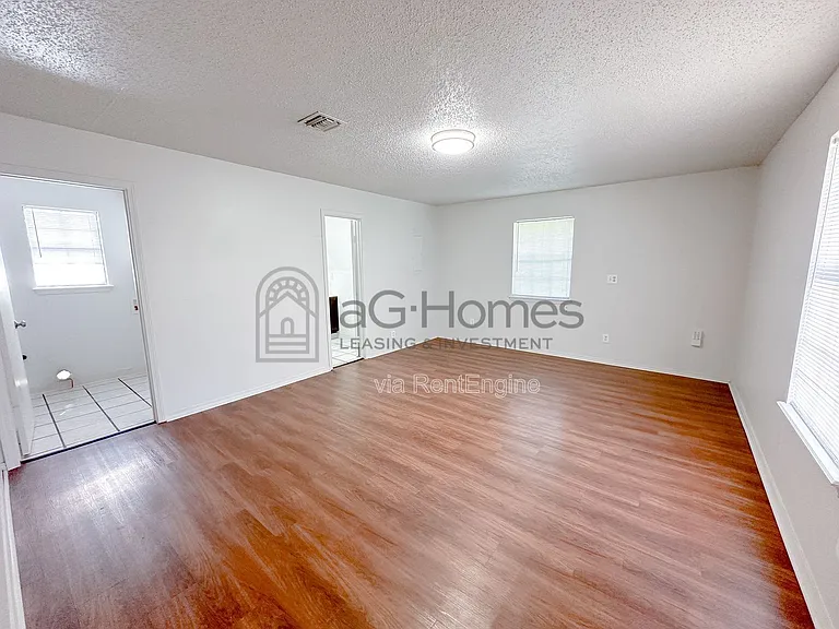 3032 NW 70th St — Photo 11
