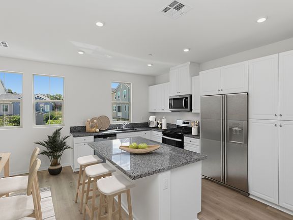 3rd image of 16277 Meadowhouse Ave