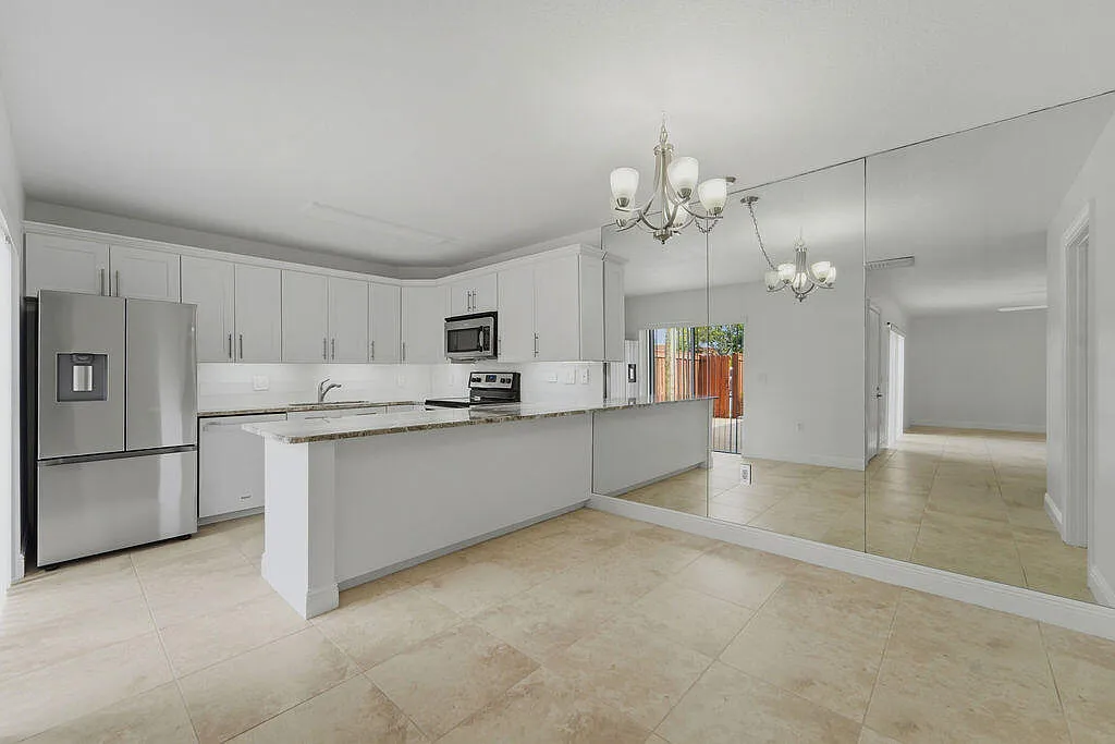 2 bed, 2.5 bath, 1325 sqft, $2,450 — Photo 3