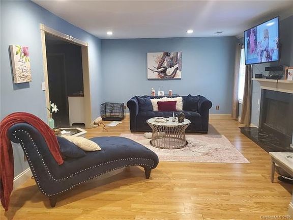 5th image of 6015 Pinebark Ct