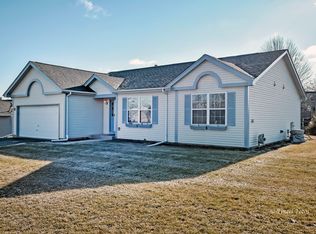 4712 Vista Dr, Island Lake, IL 60042