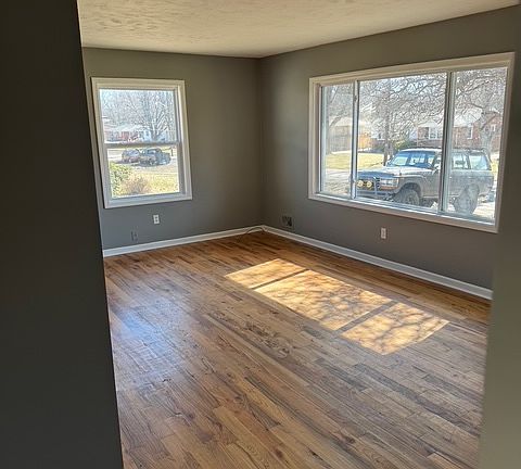 3rd image of 5711 Mockernut Ln