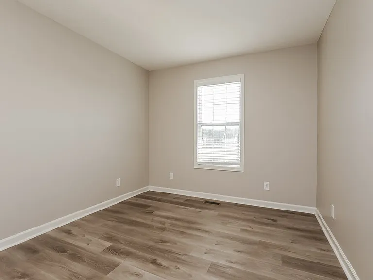 318 Gallop Ln — Photo 12