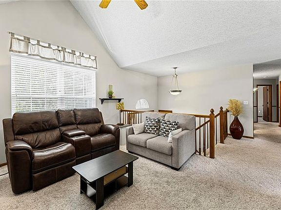 3rd image of 1109 NW Creek Side Ct