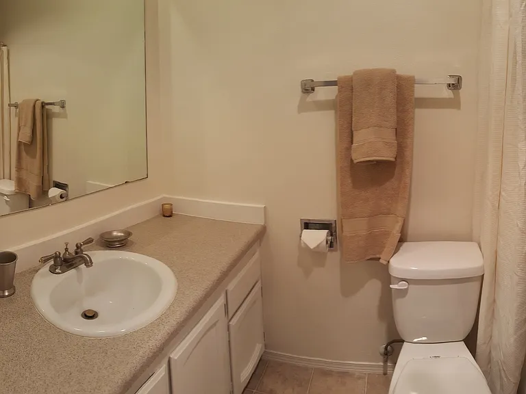 Cresswell Apartments — Photo 12