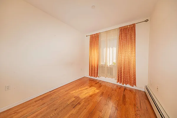 Sold by Maximillion Realty, Inc. | media 8