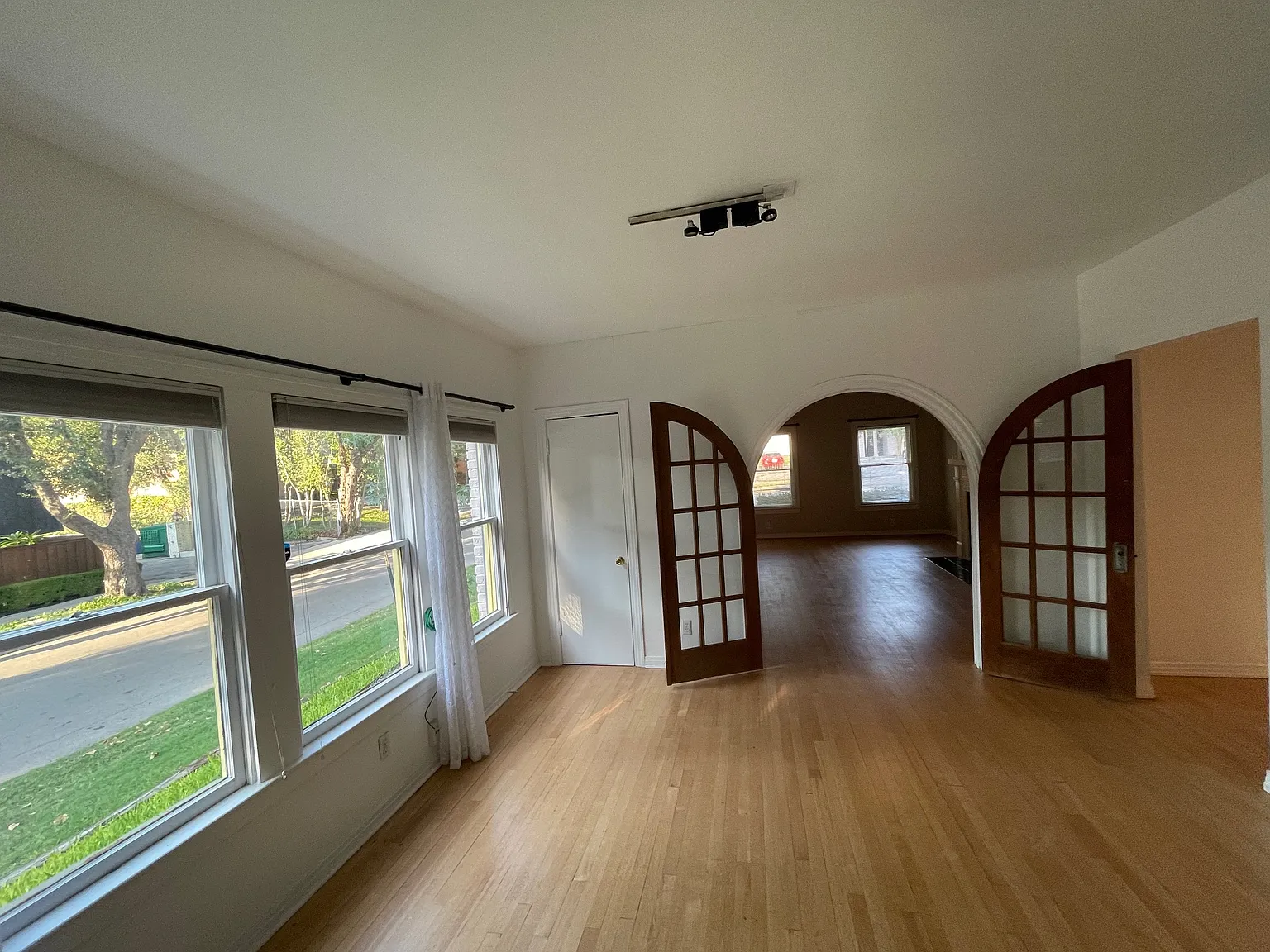 2 bed, 1450 sqft, $2,700 — Photo 4