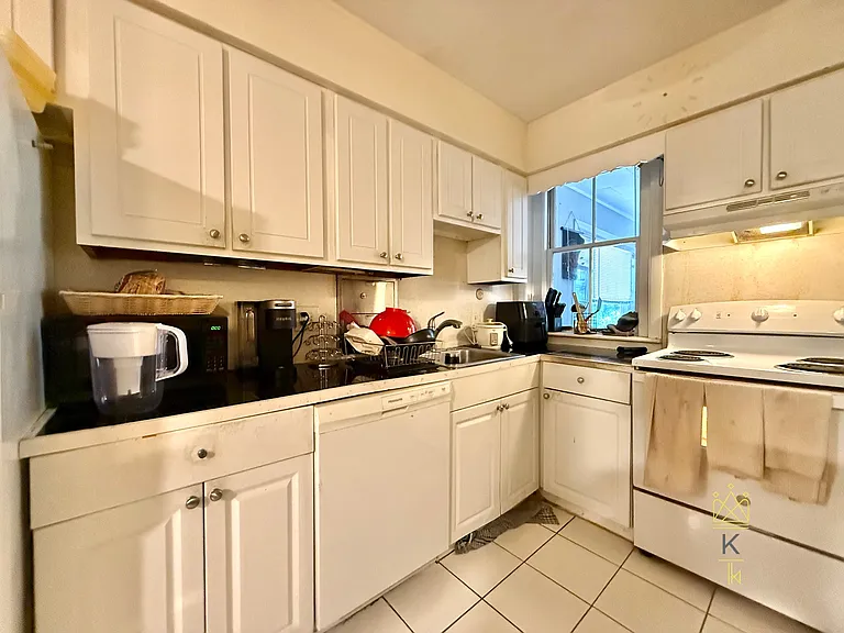 1819 Beacon St #5 — Photo 3