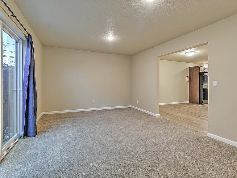 1056 N Davis St — Photo 9