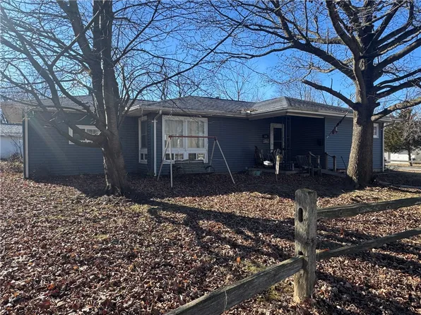520 W Grant St, Paris, IL 61944