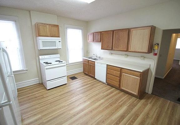 5th image of 115 Chittenden Ave