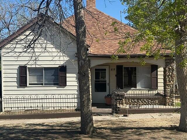 1st image of 619 W Washington Ave