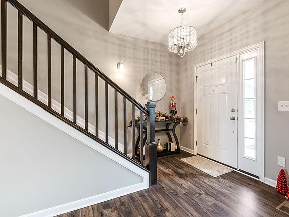 4th image of 4107 Bluebird Dr