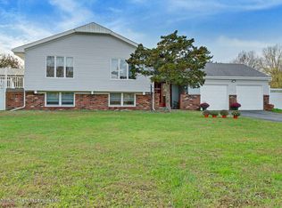 17 Cornell Place, Manalapan, NJ 07726