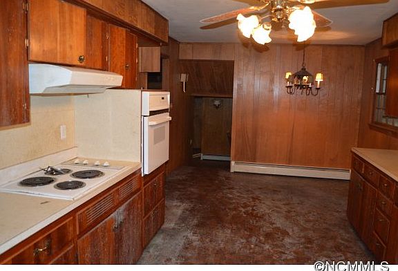 4th image of 133 Lakeview Dr