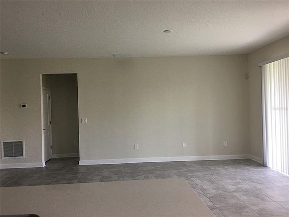 5th image of 15079 Evergreen Oak Loop