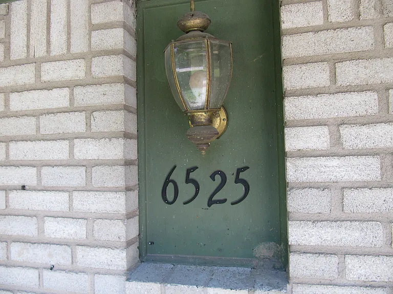 6525 Doris Dr — Photo 4