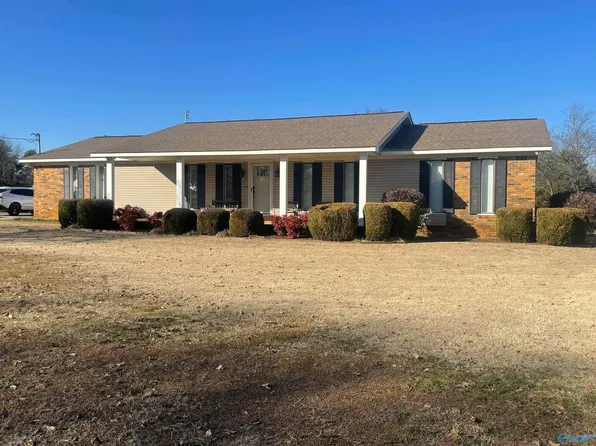 111 Thomas St, Moulton, AL 35650