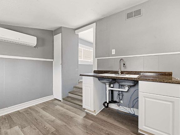 3rd image of 1347 Elmira St APT B