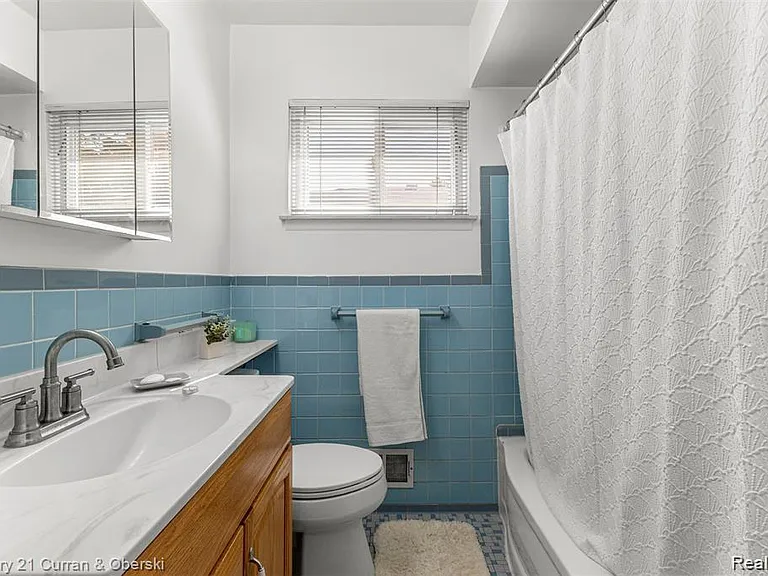 3927 Monroe St — Photo 14