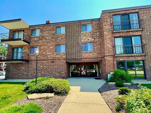 2nd image of 10221 S Central Ave #2B