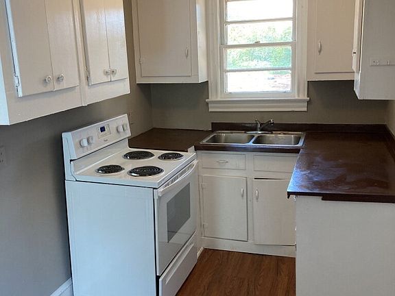 5th image of 130 Crosby Cir