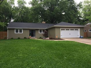 706 La Sell Dr, Champaign, IL