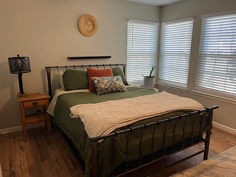 5803 W Gate Blvd #B — Photo 8