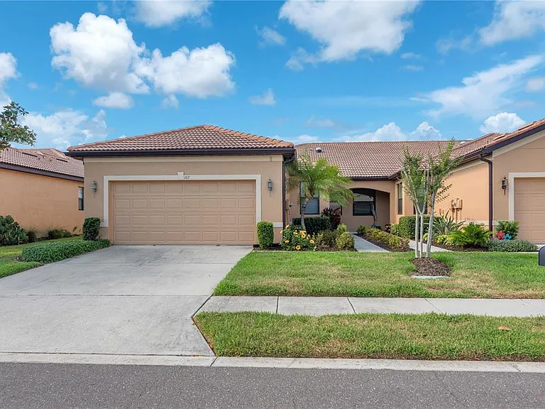 107 Shell Falls Dr — Photo 1