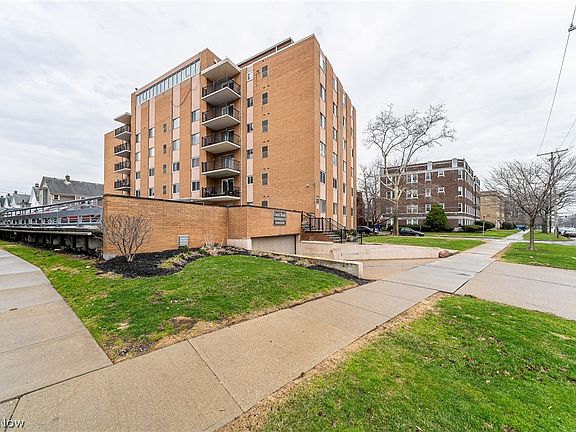 3rd image of 12029 Clifton Blvd APT 505