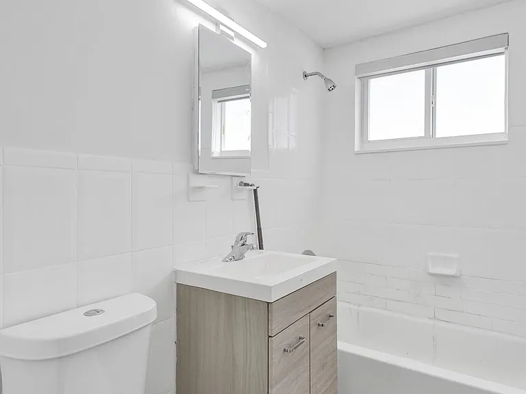 9200 East Bay Harbor Drive — Photo 2