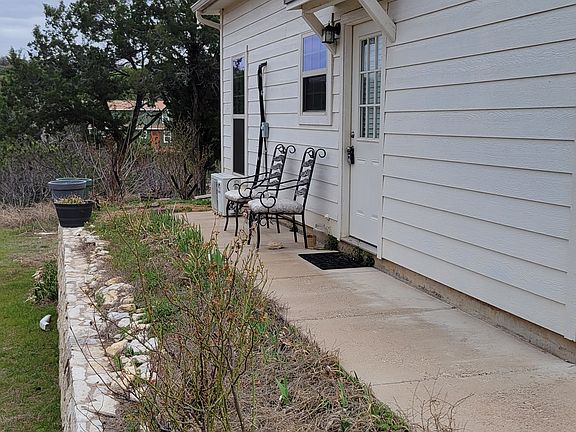 2nd image of 1111 Comanche Cove Dr #A