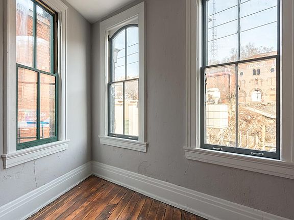 5th image of 205 W McMicken Ave #3F