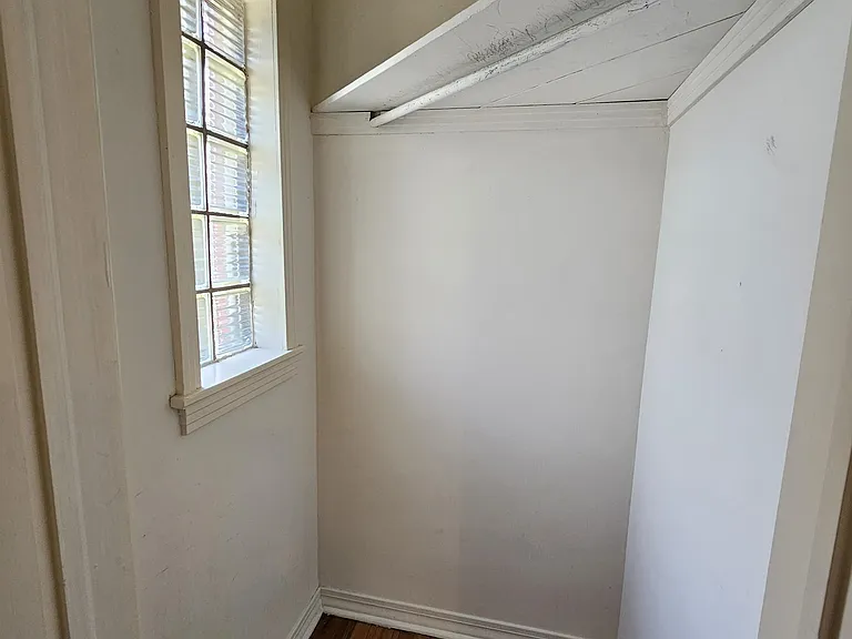 124 S Franklin Blvd — Photo 24