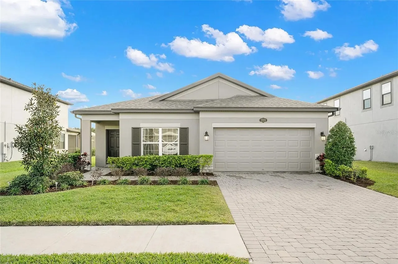 4 bed, 2115 sqft, $2,900 — Photo 1