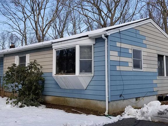 3rd image of 63 Mount Sinai Ave