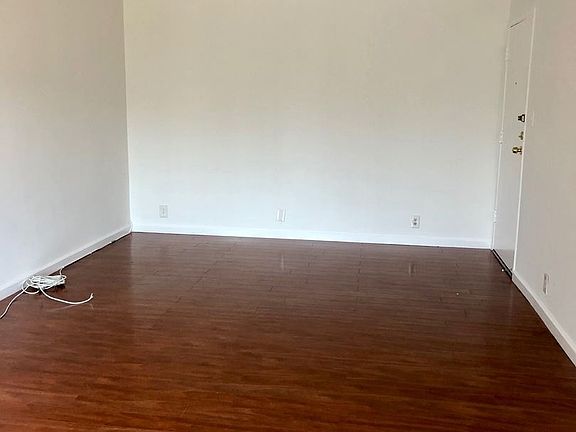 2nd image of 12524 Culver Blvd APT 15